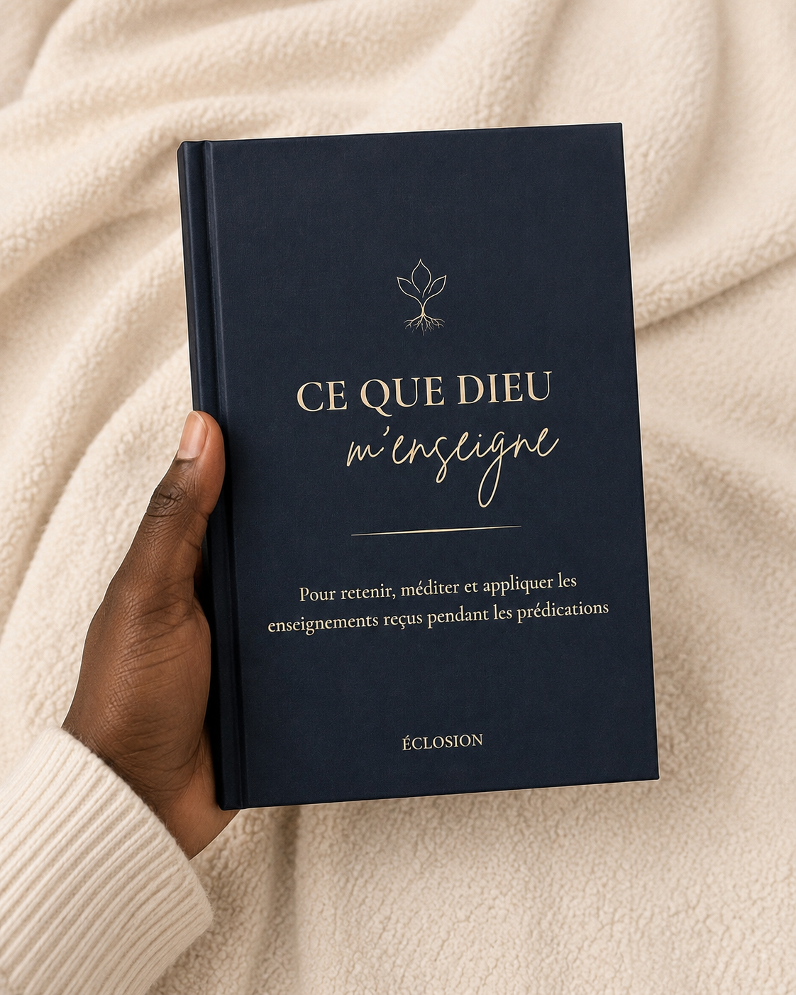 Carnet Ce que Dieu m'enseigne — carnet de notes de prédication, couverture rigide bleu nuit, vue de face
