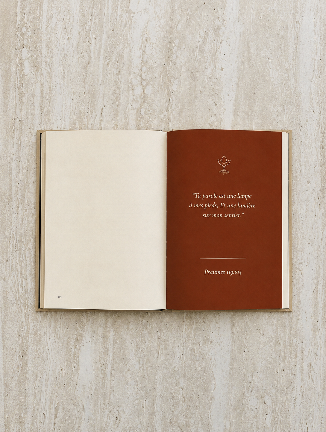 Carnet Ce que Dieu m'enseigne, coloris Beige — présentation du carnet